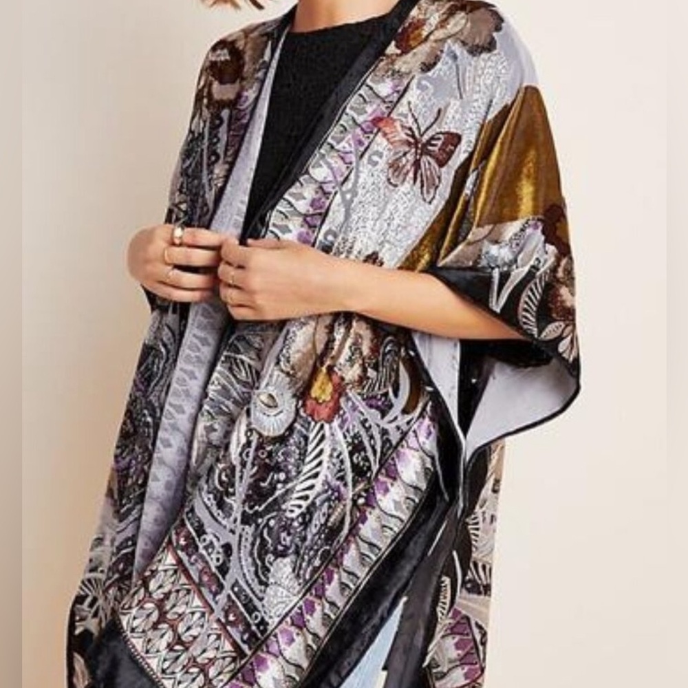 Akemi & Kin Paisley Velvet Short Duster - Picture 3 of 6